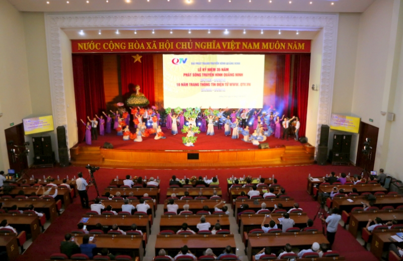 Chương trình văn nghệ đặc sắc trong lễ kỷ niệm.