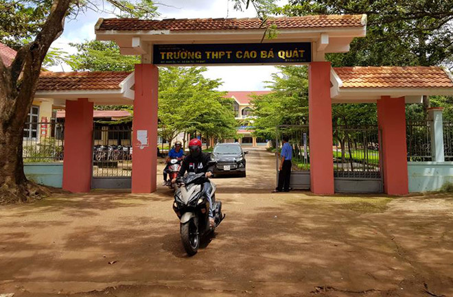Trường THPT Cao Bá Quát, nơi thầy Bảo bị đánh. Ảnh: Minh Lộc.
