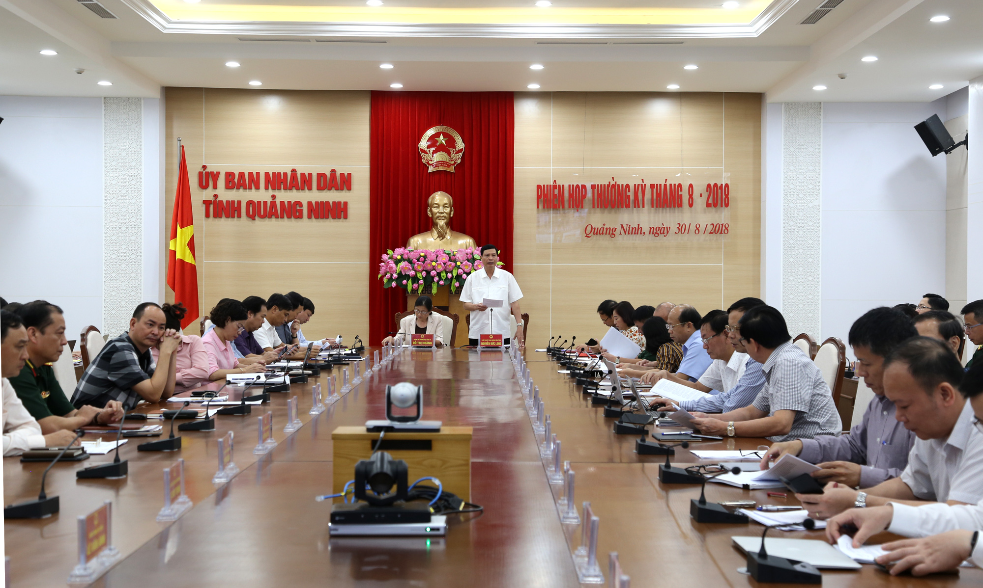 Đồng chí Nguyễn Đức Long, Phó Bí thư Tỉnh ủy, Chủ tịch UBND tỉnh, chủ trì phiên họp.