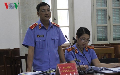 Đại diện Vện Kiểm sát tại phiên tòa sơ thẩm.