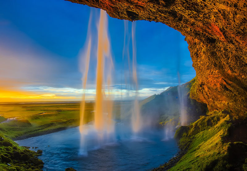 10. Iceland Và cái tên cuối cùng trong top 10 quốc gia trải nghiệm du lịch hàng đầu là Iceland, đất nước vùng Bắc Âu xinh đẹp. Các trải nghiệm hấp dẫn giúp Iceland nắm giữ vị trí thứ 10 trong danh sách đó là chuyến tham quan bằng thuyền RIB ngắm cá voi từ Husavik và tour đi bè trên sông băng từ Hafgrímsstaðir. Ảnh: Pixabay.