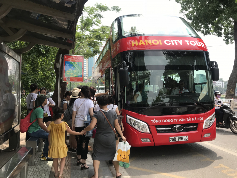 Xe buýt du lịch 2 tầng Hanoi City Tour đã thu hút được sự quan của người dân Thủ đô cũng như du khách trong và ngoài nước
