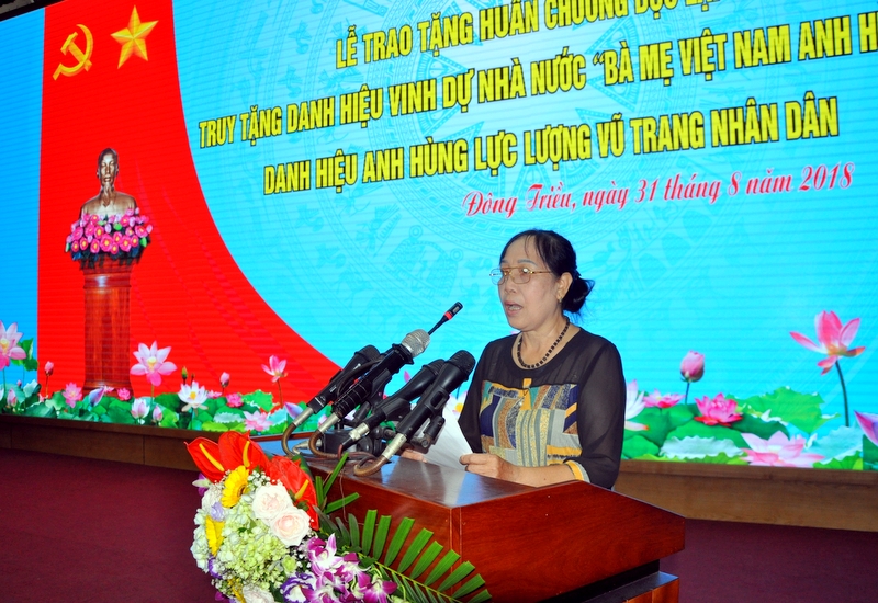 Đại diện thân nhân các gia đình có công với cách mạng phát biểu tại buổi lễ.