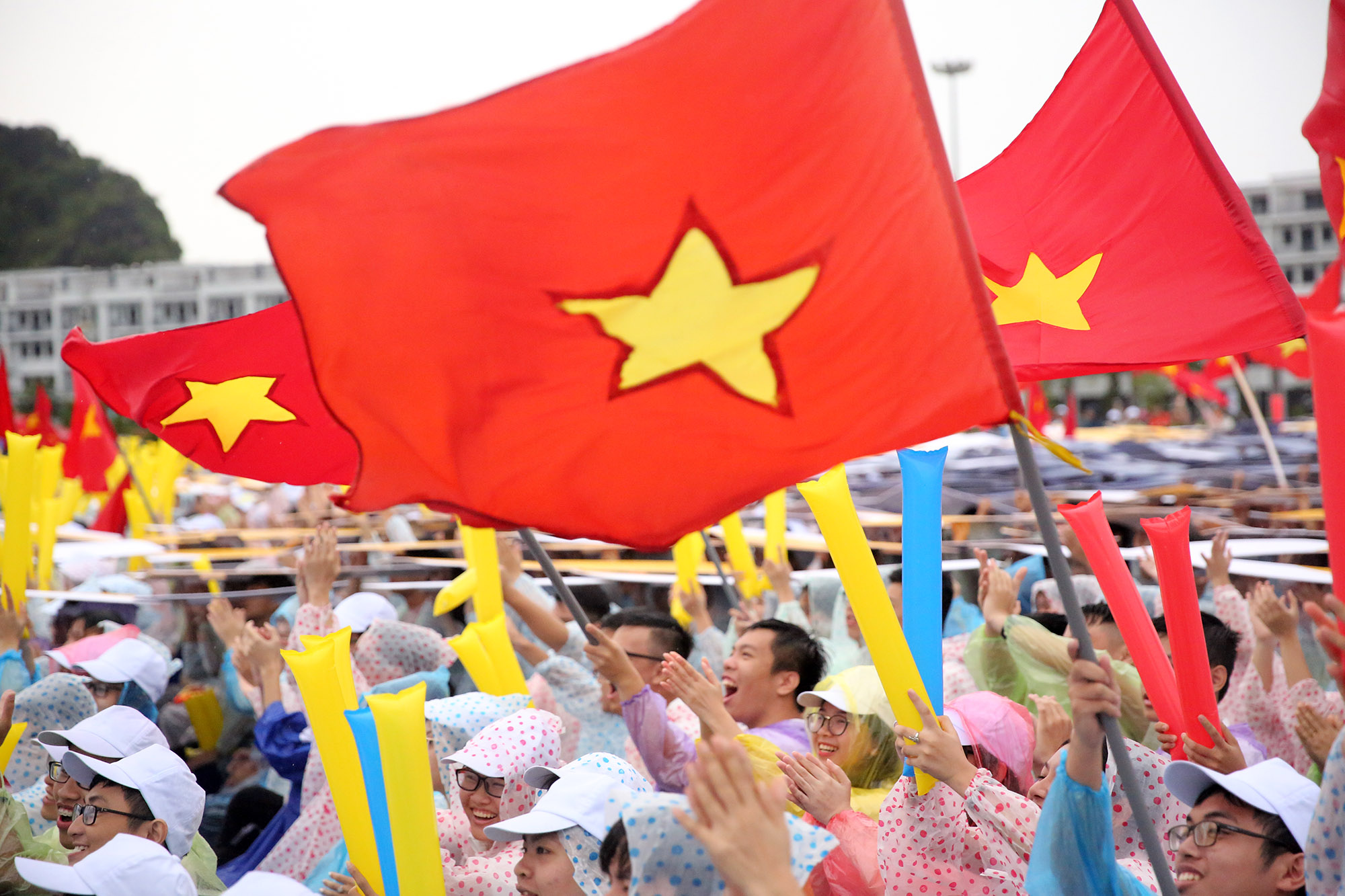 Nhưng trải qua các vòng thi, Hoàng Cường đã làm nức lòng người dân quê nhà.