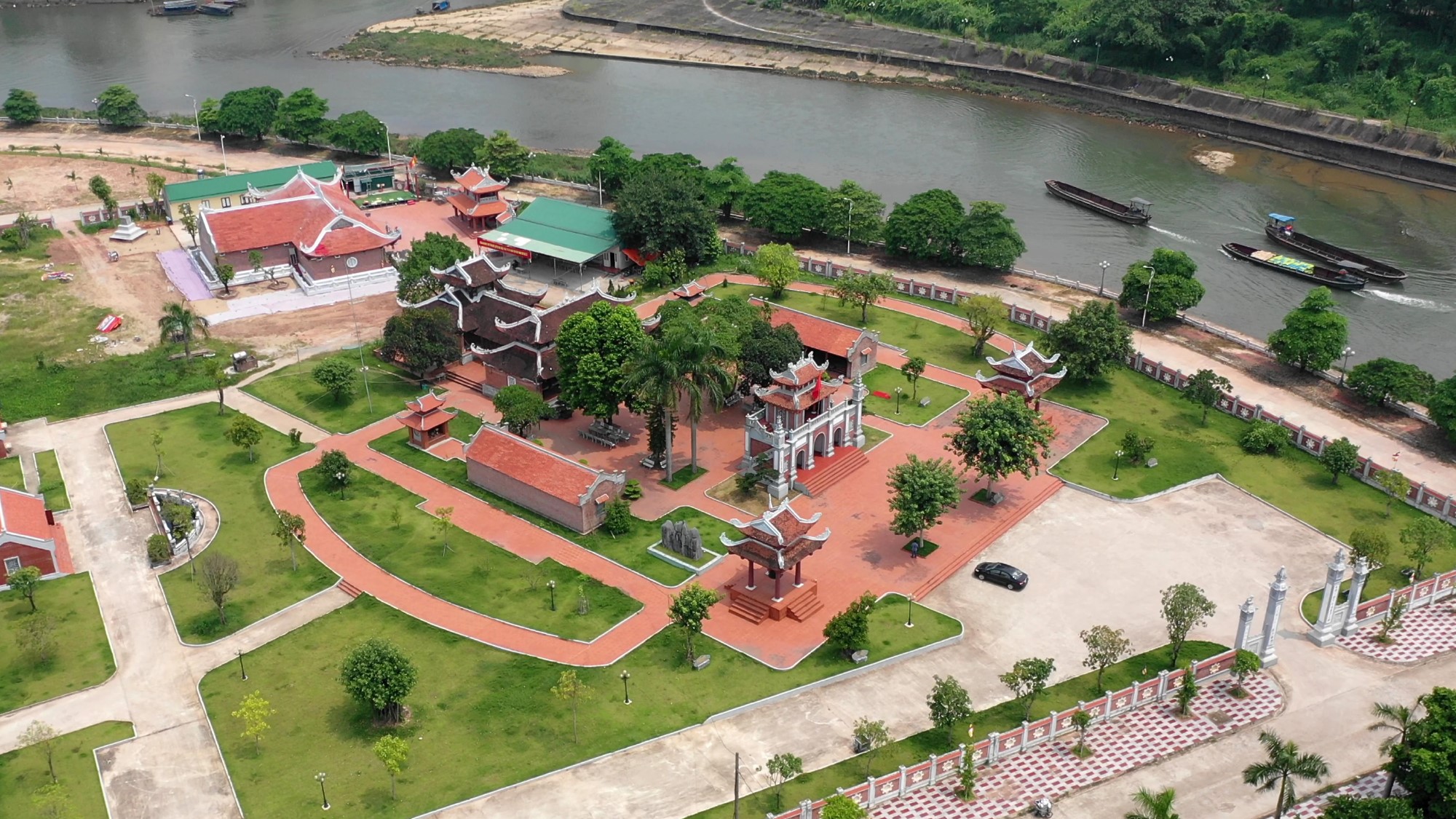 Đền Xã Tắc đã được trùng tu, trở thành một 