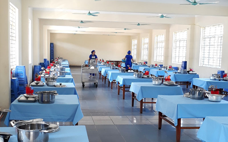 Bếp ăn Trường Phổ thông Dân tộc Nội trú Ba Chẽ luôn chú trọng VSATTP các bữa ăn cho học sinh