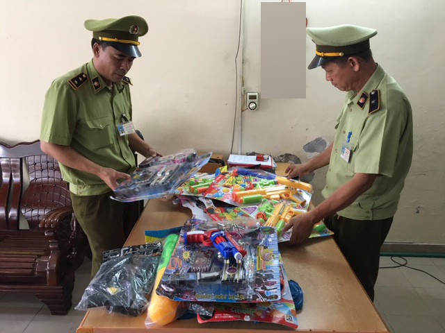 Đồ chơi bạo lực do lực lượng QLTT phát hiện thu giữ 