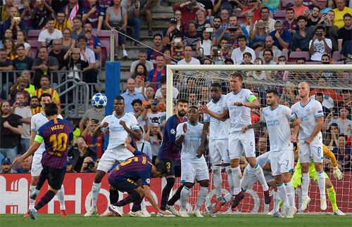 Messi giúp Barca chơi hưng phấn trở lại bằng cú đá phạt thành công.