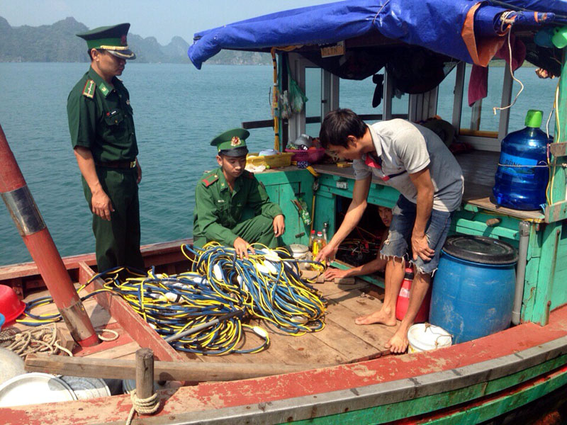  Đồn Biên phòng Quan Lạn phát hiện, ngăn chặn phương tiện sử dụng công cụ khai thác thủy sản trái phép trên vùng biển được phân công phụ trách