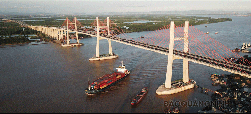 Rút ngắn thời gian di chuyển từ Hà Nội xuống chỉ còn 90 phút bằng việc thông cầu Bạch Đằng, Hạ Long đang từng bước khẳng định vị thế của mình trên bản đồ BĐS nghỉ dưỡng. (Nguồn: Báo Quảng Ninh)