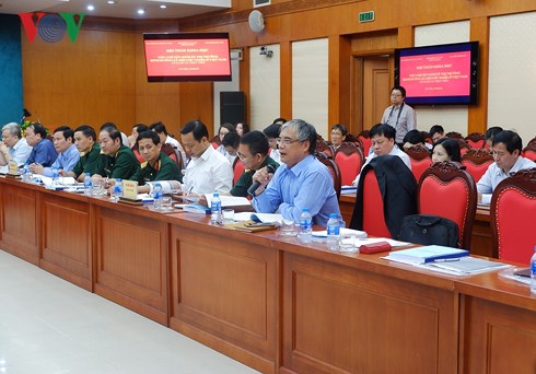 Các đại biểu góp ý tại hội thảo