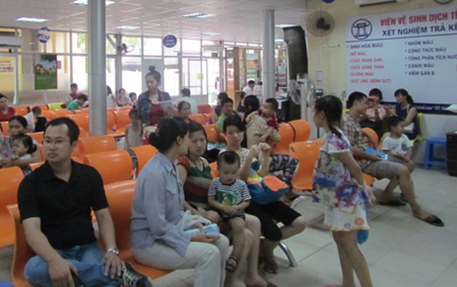 Hãy đưa trẻ đi tiêm chủng đầy đủ để phòng dịch bệnh bùng phát. Ảnh: VGP/Hiền Minh