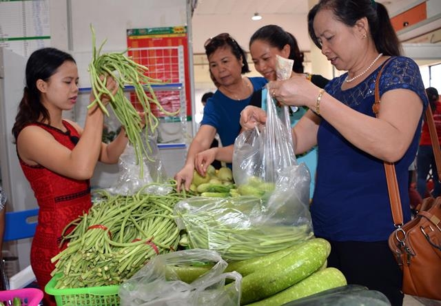 Hiện nay nhiều người tiêu dùng vẫn khó tiếp cận được với nông sản sạch.