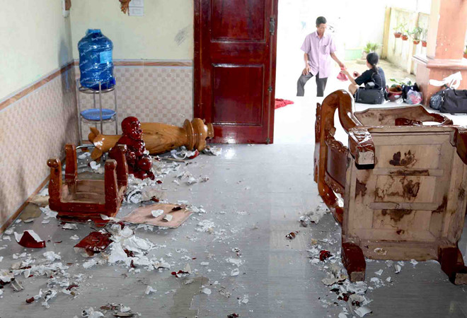 Nhiều tài sản trong nhà bị Quân đập phá. Ảnh: Q.V.
