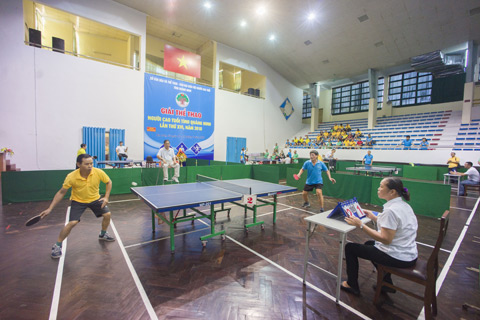 Thi đấu nội dung đôi nam môn bóng bàn