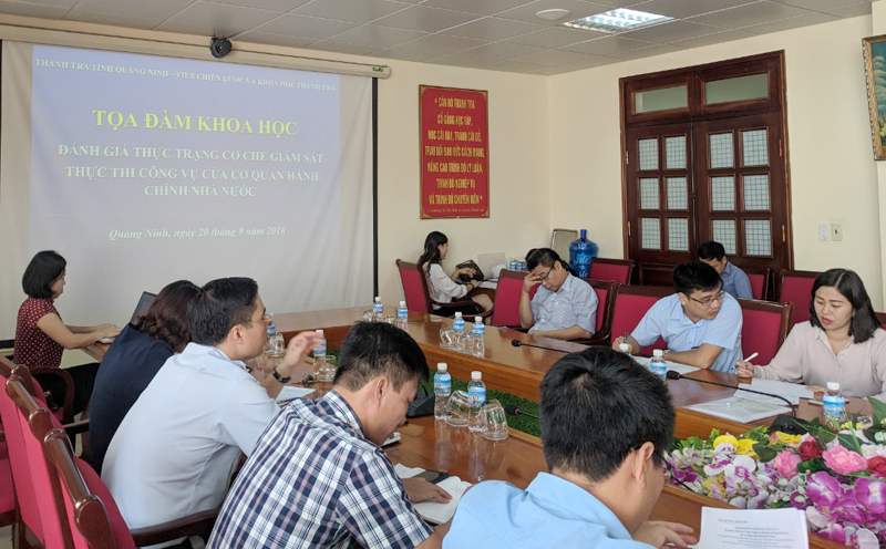 Quang cảnh buổi tọa đàm.