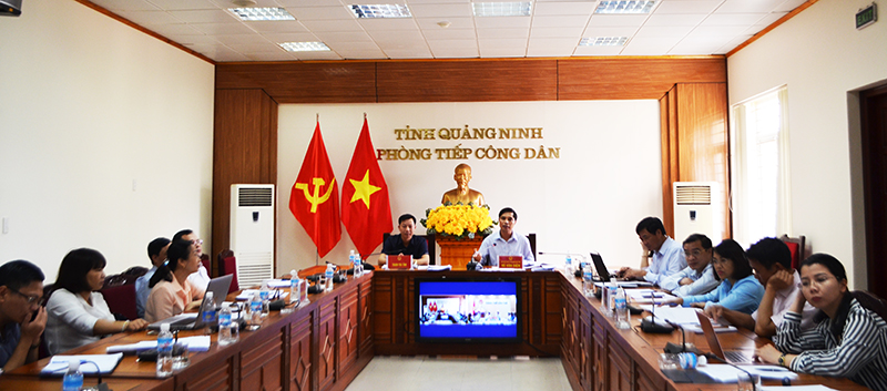 Một buổi tiếp công dân định kỳ vào ngày 15 hằng tháng của Hội đồng tiếp công dân tỉnh.
