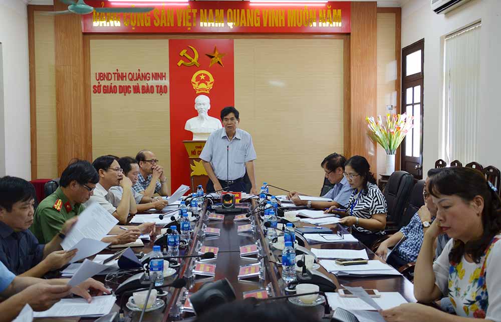 Quang cảnh cuộc họp