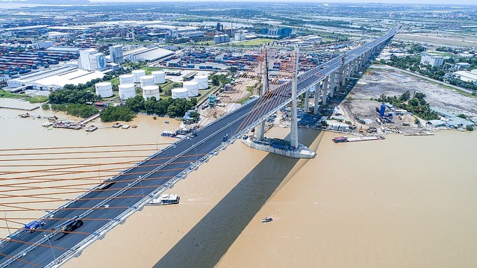Bất động sản nghỉ dưỡng Hạ Long đang dậy sóng cùng cơn sốt hạ tầng và các thống kê về lượng du khách tăng chóng mặt.
