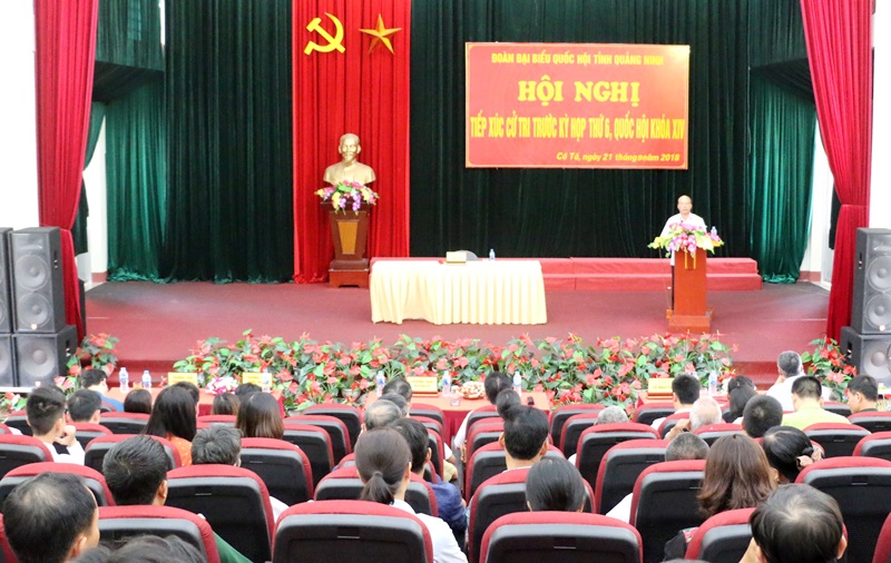 Quang cảnh tại hội nghị tiếp xúc cử tri.