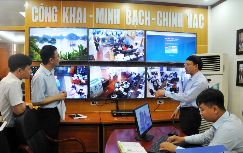 Thường trực HĐND tỉnh làm việc với Trung tâm Hành chính công (HCC) tỉnh về tình hình hoạt động của Trung tâm