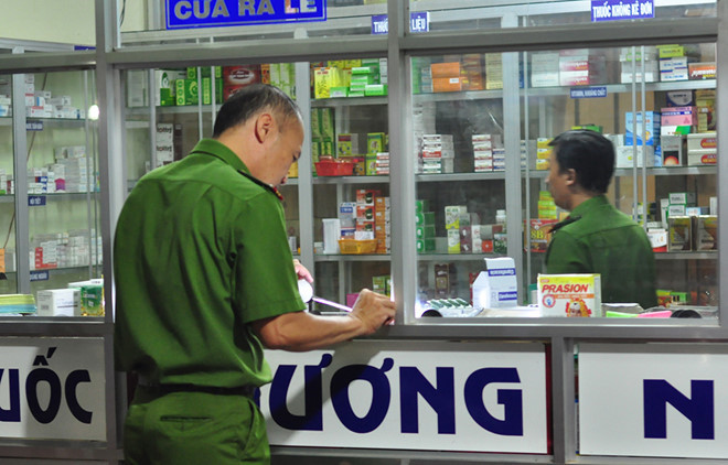 Công an khám nghiệm hiện trường vụ án hồi tháng 8/2017. Ảnh: Ngọc An.