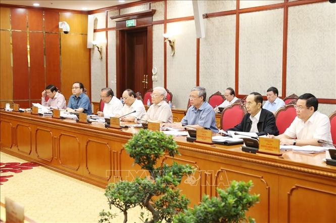 Trong hai ngày 18-19/9/2018, tại Trụ sở Trung ương Đảng, Tổng Bí thư Nguyễn Phú Trọng chủ trì cuộc họp của Bộ Chính trị để cho ý kiến về các đề án chuẩn bị trình Hội nghị Trung ương 8 (khóa XII). Lúc đó, Chủ tịch nước Trần Đại Quang còn tham dự cùng các đồng chí Bộ Chính trị, Ban Bí thư Trung ương Đảng và các đại biểu. Ảnh: TTXVN