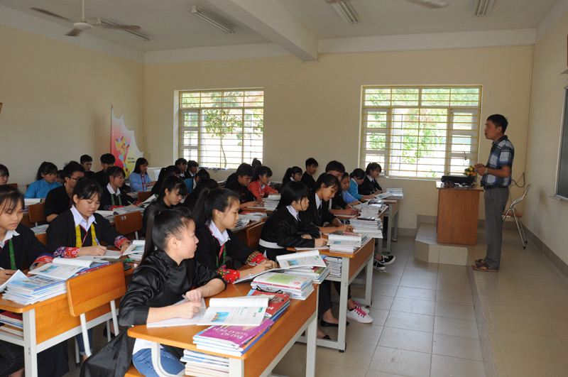 Việc hướng dẫn Luật giao thông cho các em học sinh trường Dân tộc nội trú huyện Tiên Yên được thực hiện thường xuyên 