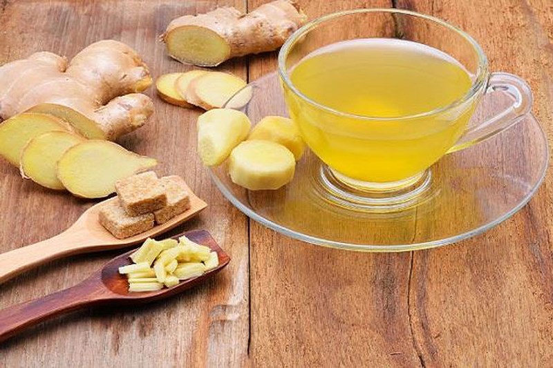 Sử dụng trà gừng không đúng cách chúng có thể gây ra một số tác dụng phụ không mong muốn như ợ nóng, đau bụng,...Ảnh: Internet