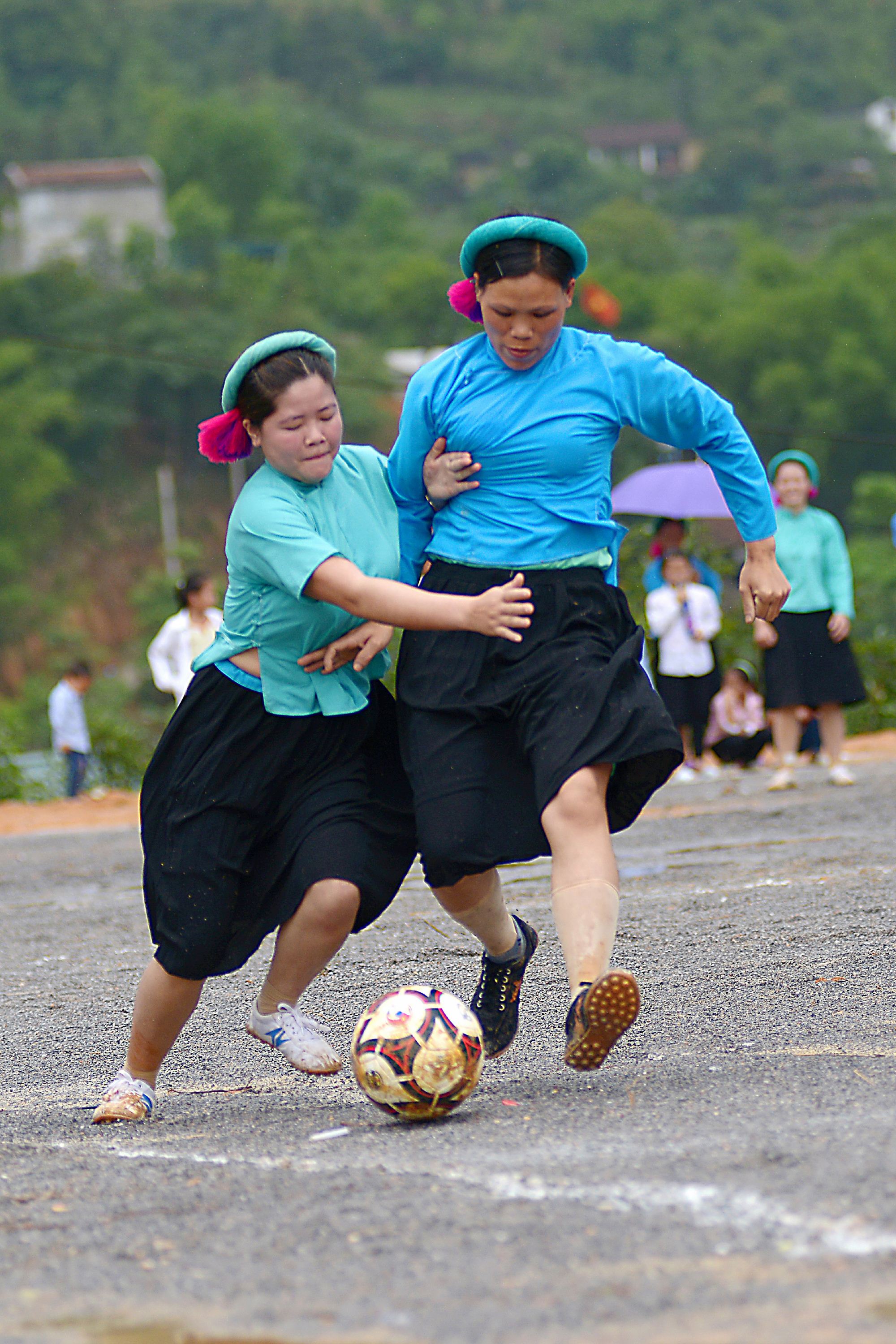 Truy cản