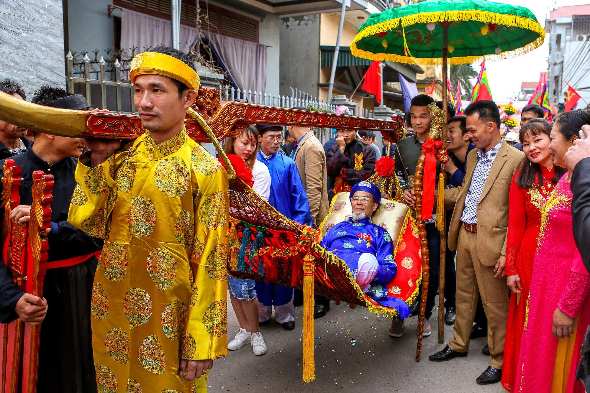 Rước cụ thượng trên võng đào