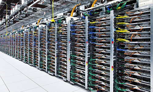 Bên trong một trung tâm dữ liệu của Google. Ảnh: Google.