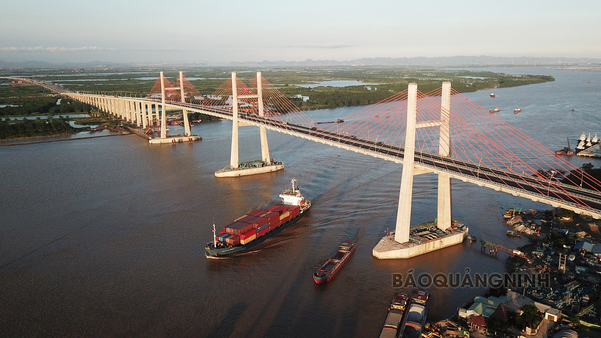 Cầu Bạch Đằng
