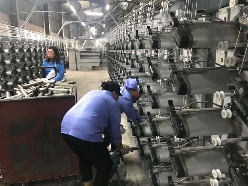 Phân xưởng sản xuất sợi nhựa từ hạt nhựa tổng hợp của Công ty TNHH bao bì quốc tế Bình An Việt Nam. 