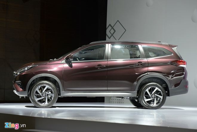 Khoảng sáng gầm của Toyota Rush là 220 mm.