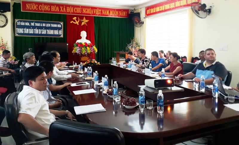 Quang cảnh buổi làm việc tại Trung tâm Bảo tồn Di sản Thành Nhà Hồ