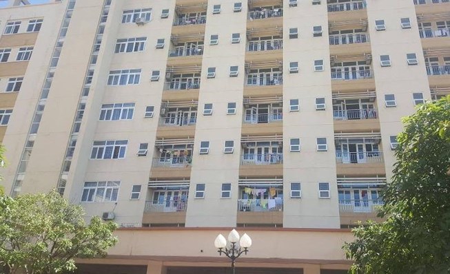 Khu vực 2 bệnh nhân nhảy từ lầu 6 xuống đất tử vong. Ảnh: plo.vn