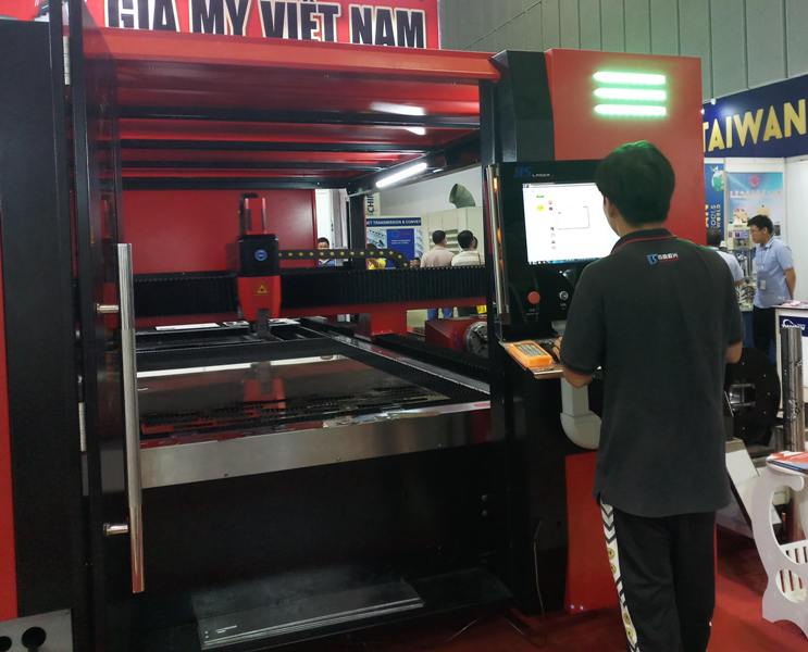Cách mạng công nghiệp 4.0 đòi hỏi người lao động ngoài kỹ năng về nghề nghiệp còn phải trang bị kỹ năng xã hội, tư duy.