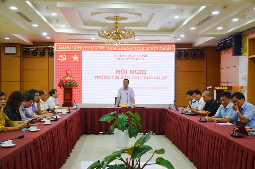 Đồng chí Hà Hải Dương, Phó Trưởng Ban Thường trực Ban Tuyên giáo Tỉnh ủy, phát biểu tại hội nghị
