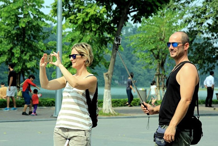  Lượng du khách đến Hà Nội tăng và Hà Nội đang trở thành điểm đến hấp dẫn.