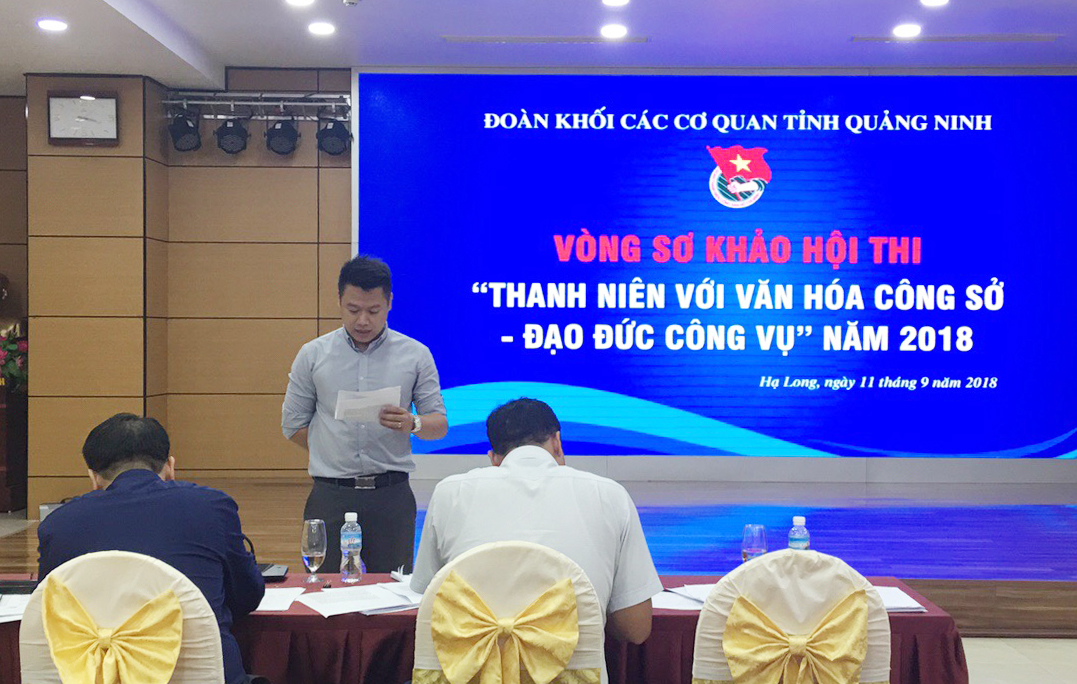 Đội thi Sở KH&ĐT thuyết trình 