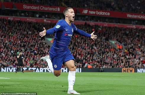 Eden Hazard là người hùng của Chelsea ở trận này. (Ảnh: Daily Mail)