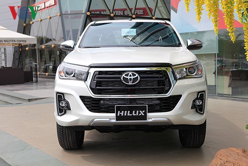 Với thiết kế mới, Toyota Hilux 2018 mang đến cái nhìn ấn tượng, khỏe khoắn.