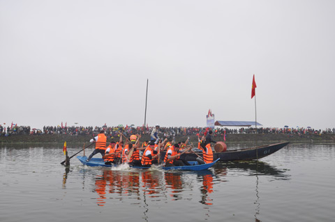 Lễ Hội đua thuyền truyền thống xã Đồng Rui luôn mang đến cho du khách những trải nghiệm thú vị