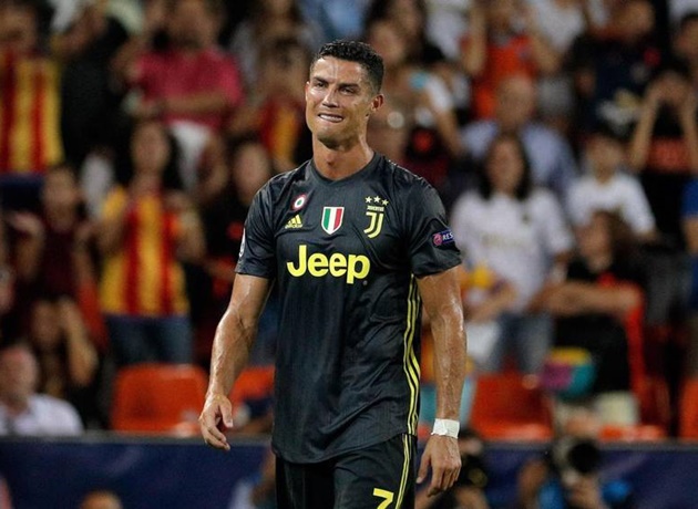  CR7 đã khóc tức tưởi khi bị truất quyền thi đấu trong trận gặp Valencia.