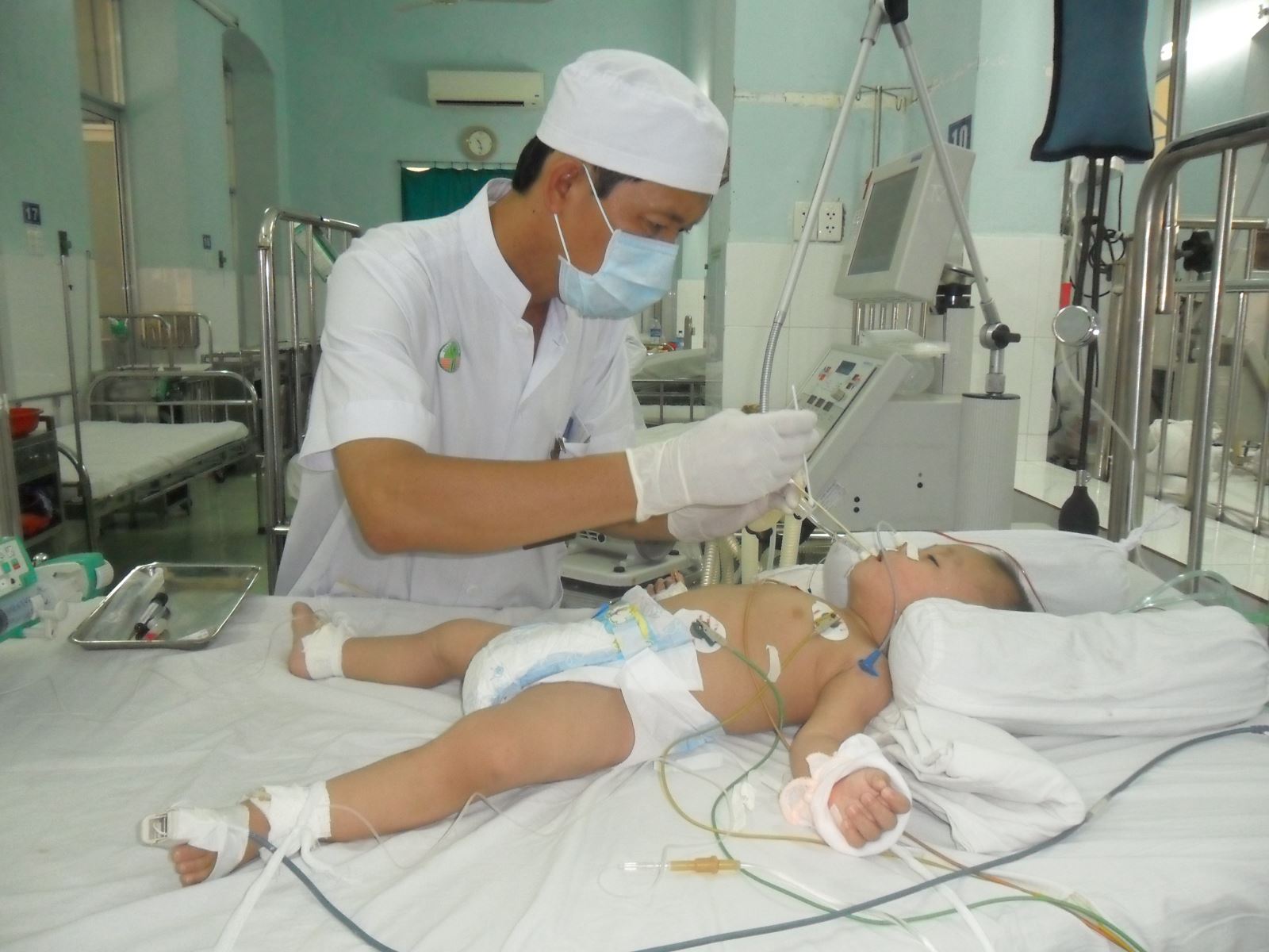 Chủng vi rút Ev71 tái xuất hiện khiến cho nhiều trẻ trở bệnh nặng.