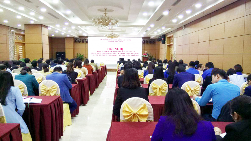 Ủy ban MTTQ tỉnh tập huấn công tác giám sát cho hơn 100 CB,CC,VC thuộc cơ quan Mặt trận và các tổ chức chính trị - xã hội các cấp trong tỉnh (tháng 3-2017). Ảnh: Kim Cương (MTTQ tỉnh) 