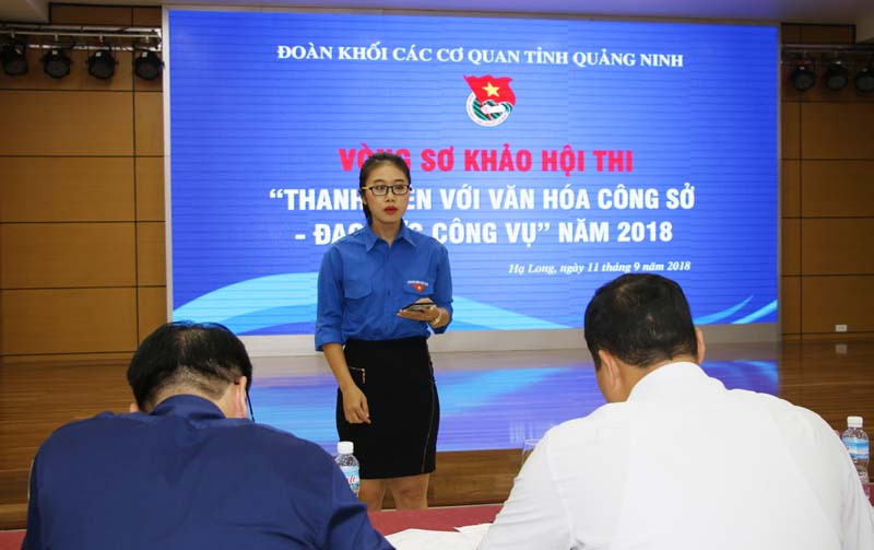Đội thi Báo Quảng Ninh tham gia phần thi thuyết trình sáng kiến tại vòng sơ khảo hội thi 