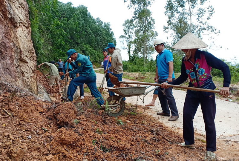  tham gia dọn vệ sinh môi trường tại 