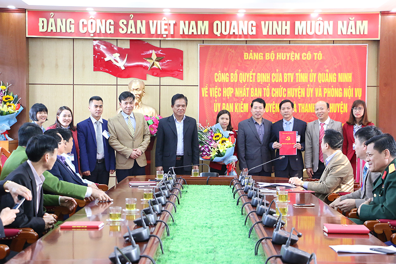 ợp nhất Ban Tổ chức Huyện ủy và Phòng Nội vụ